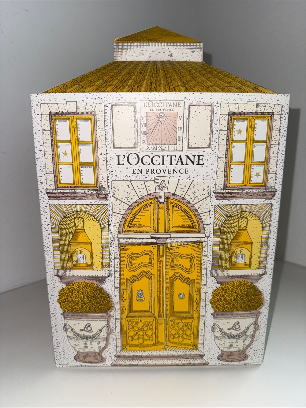 NIB L'OCCITANE Decorative House-Style Gift Box in Yellow and Cream